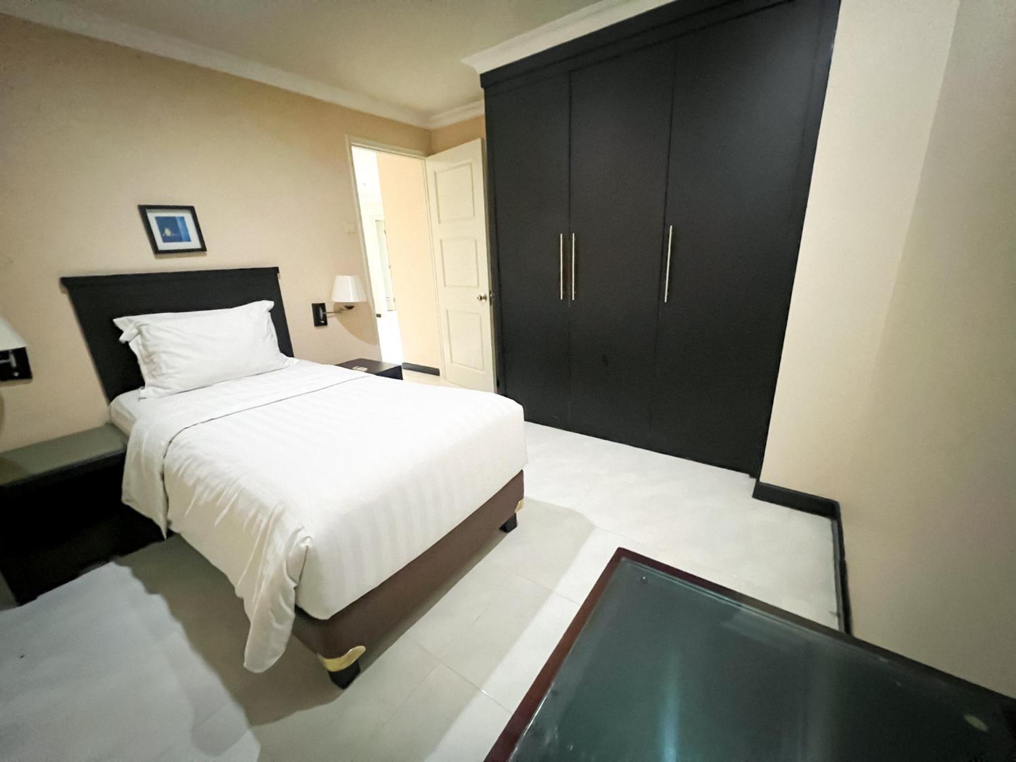 Kristal Hotel ג'קרטה מראה חיצוני תמונה